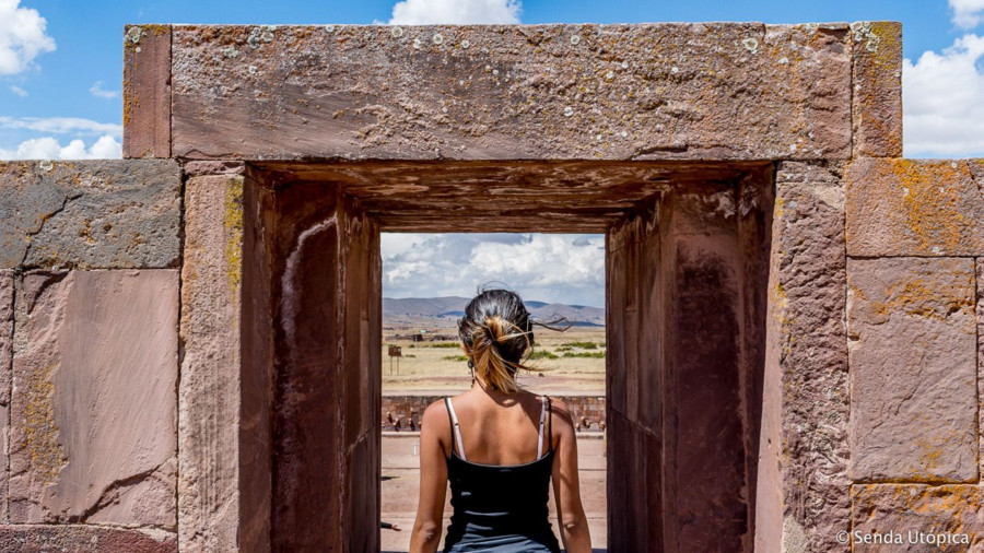 <!DOCTYPE html>
<html>
<head>
</head>
<body>
<ul>
<li>Recojo del hotel y traslado hasta la ciudad de El Alto en telef&eacute;rico disfrutando del paisaje de la ciudad de La Paz. Continuaci&oacute;n en bus compartido a Tiwanaku. Visita a la Pir&aacute;mide de Akapana, el Templete Semisubterr&aacute;neo, el Templo de Kalasasaya, la Puerta del Sol, el Monolito Ponce y el ingreso a Puma Punku. Retorno a la ciudad de La Paz, finalizando el tour en el Hotel.</li>
</ul>
</body>
</html>